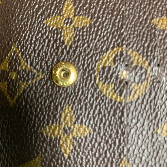 Louis Vuitton Dark Pink Emilie Wallet!! - Picture 4 of 10